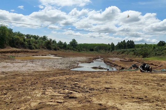 Sửa chữa, khắc phục tình trạng thiếu nước tại đập thủy lợi Tà Cang