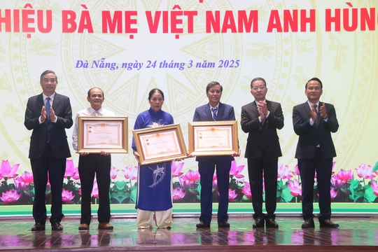 Đà Nẵng tri ân những người Mẹ anh hùng
