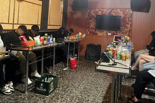 Nhóm thanh niên mở "tiệc ma túy" thác loạn trong quán karaoke