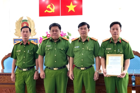 Thưởng nóng các đơn vị có thành tích xuất sắc trong phòng chống tội phạm