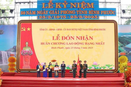 Chủ tịch nước tặng thưởng Huân chương Lao động hạng Nhất cho tỉnh Bình Phước