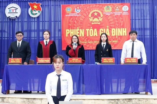 Phiên tòa giả định về ma túy trong trường học