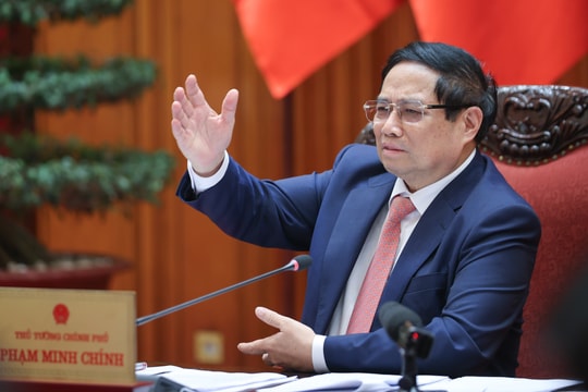 Thủ tướng: Đưa thêm 1.000 bác sĩ về cơ sở ngay trong năm nay