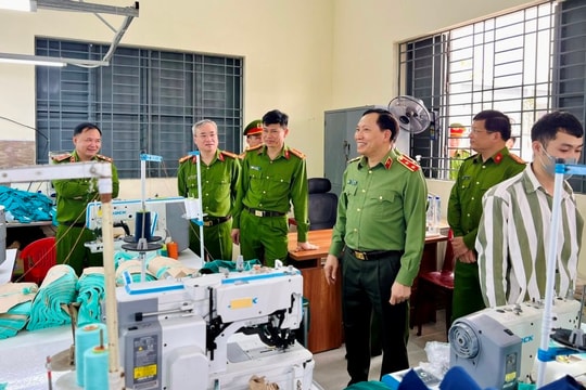 Thứ trưởng Bộ Công an kiểm tra công tác đặc xá tại Quảng Ninh