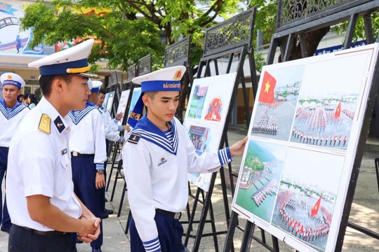 Vùng 3 Hải quân tổ chức triển lãm "Tuổi trẻ với biển, đảo quê hương"