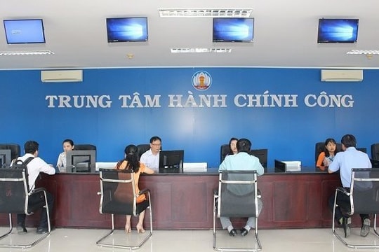 Hà Nội tiếp nhận phản ánh chậm trễ xử lý hồ sơ “làn xanh” qua Tổng đài AI
