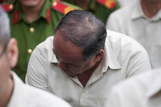 Cựu Chủ tịch UBND tỉnh An Giang bị đề nghị 9-10 năm tù