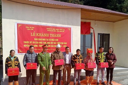 Nhọc nhằn tình nghĩa trên non