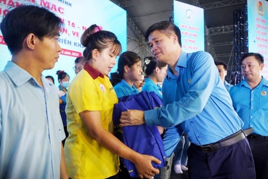 Công nhân Việt Nam tiên phong bước vào kỷ nguyên mới