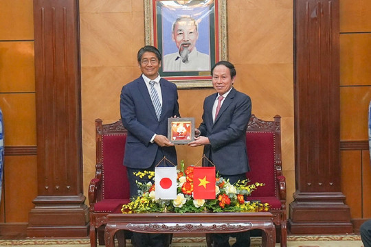 Bí thư Thành ủy Hải Phòng tiếp xã giao Đại sứ Nhật Bản
