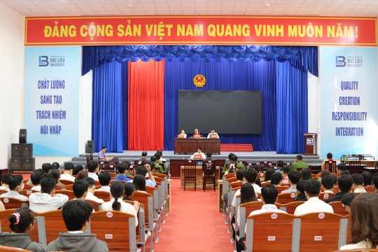 Tuyên truyền pháp luật cho sinh viên thông qua phiên tòa lưu động