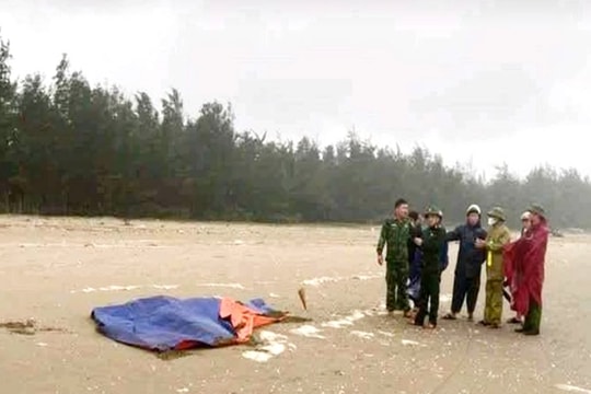 Phát hiện thi thể nghi là ngư dân mất tích trong vụ chìm tàu