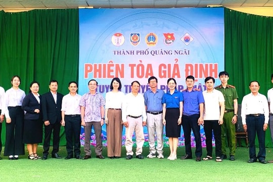 TAND TP. Quảng Ngãi tuyên truyền pháp luật cho học sinh thông qua phiên tòa giả định