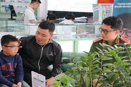 Cậu bé nghèo và hành trình đầy nghị lực