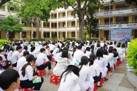 Tuyên truyền Luật Biên phòng Việt Nam cho giáo viên và học sinh