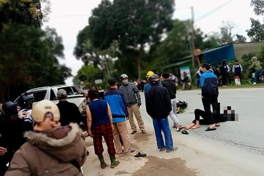 Nghệ An: Va chạm với xe bán tải, 2 học sinh lớp 11 thương vong