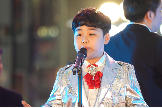 Ca sĩ nhí Dương Đức Hải ghi dấu ấn tại Đại hội Cháu ngoan Bác Hồ thành phố Hà Nội 2025