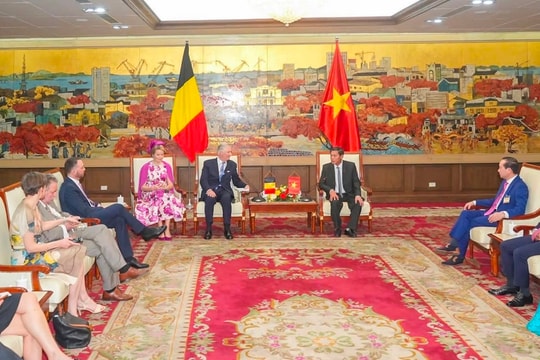 Nhà vua Vương quốc Bỉ và Hoàng hậu thăm, làm việc tại Hải Phòng.