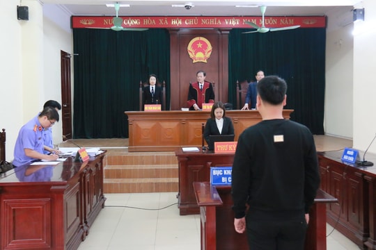 Gây rối trật tự công cộng, chủ quán lẩu lĩnh án