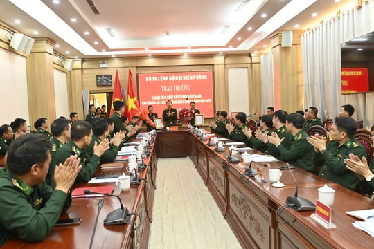 Thưởng ‘nóng’ lực lượng triệt phá đường dây đưa dẫn người xuất nhập cảnh trái phép