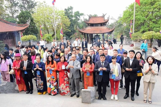 Kiều bào về giỗ Tổ, tìm cơ hội đầu tư tại Phú Thọ, Tuyên Quang