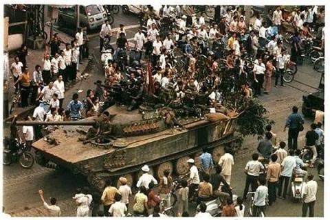 “Bản trường ca hòa bình” – 50 năm non sông liền một dải