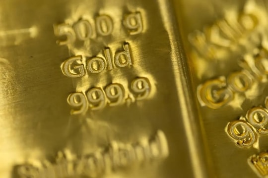 Giá vàng hôm nay 5/4: Giảm gần 2 triệu đồng/lượng