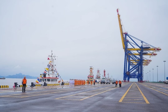 Khánh thành và khai thác các bến tại Cảng quốc tế Lạch Huyện