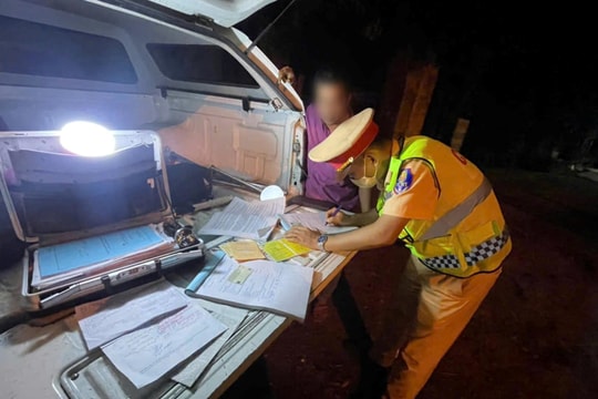 Xử phạt xe khách chở quá số người quy định