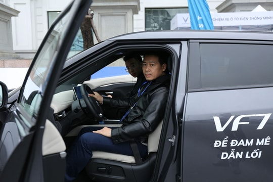 4 lợi thế áp đảo giúp VinFast VF 7 lấn lướt các đối thủ trong phân khúc C-SUV