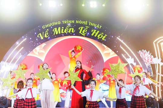 Rực rỡ đêm nghệ thuật “Về miền lễ hội” dịp Giỗ Tổ Hùng Vương 2025