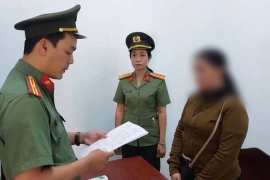 Làm giả giấy chứng nhận quyền sử dụng đất để vay vốn ngân hàng