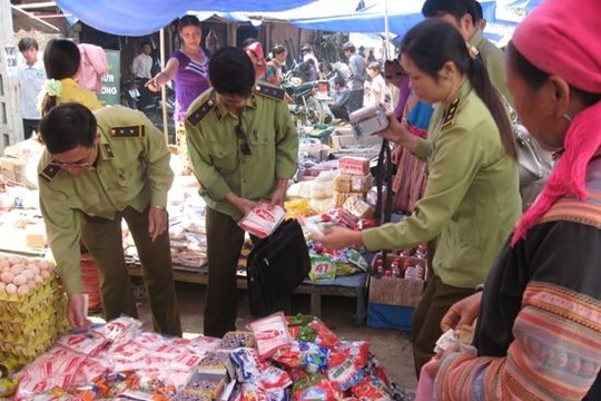 Đề xuất phạt người bán thực phẩm giả trên sàn thương mại điện tử 10 năm tù