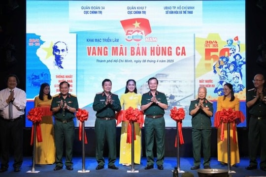 Khai mạc triển lãm 50 năm vang mãi bản hùng ca