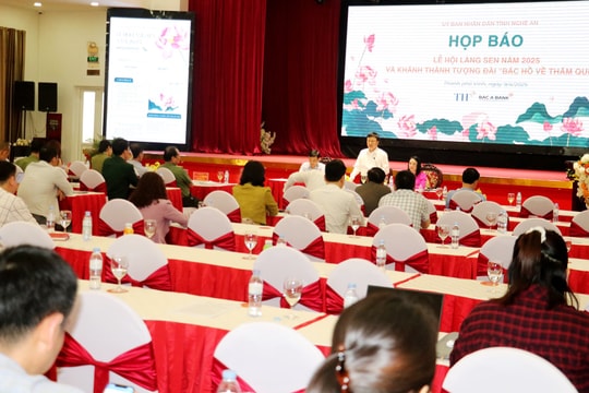 Họp báo thông tin về Lễ hội Làng Sen toàn quốc năm 2025