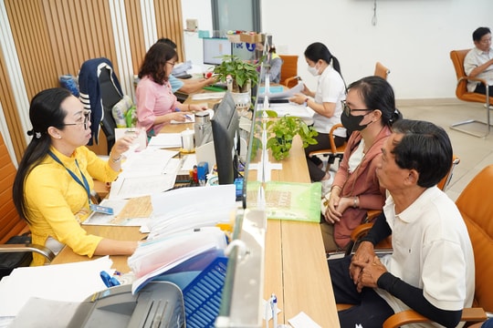 Đề xuất giữ nguyên hơn 200.000 cán bộ, công chức cấp xã cho đến khi hoàn thành việc rà soát, tinh giản