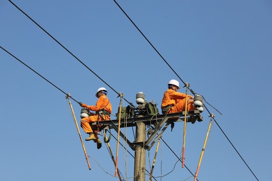 Điện lực Hà Tĩnh triển khai nhiều giải pháp đảm bảo cấp điện mùa nắng nóng 2025