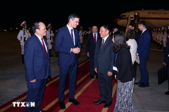 Thủ tướng Tây Ban Nha Pedro Sánchez bắt đầu chuyến thăm chính thức Việt Nam