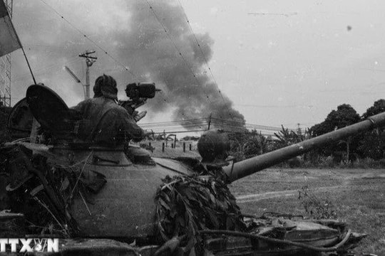 Ngày 10/4/1975: Ban Bí thư ra thông tri về tuyên truyền chiến thắng