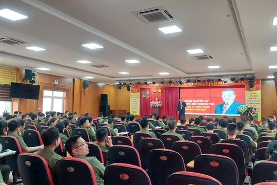 “Bình dân học vụ số” – bước chuyển mình số hóa của Công an Quảng Ninh