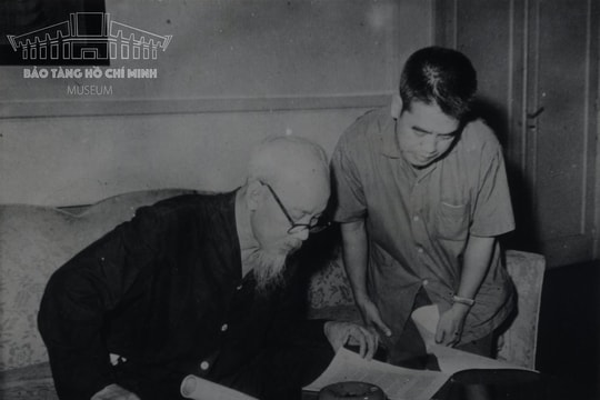 Truyện kể về Bác Hồ - Những chặng đường trường kỳ kháng chiến