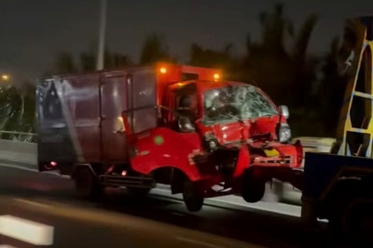 5 xe tông nhau liên hoàn trên cầu Phú Mỹ