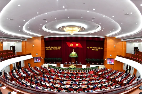 Thông cáo báo chí về ngày làm việc thứ hai Hội nghị Ban Chấp hành Trung ương Đảng lần thứ 11 khóa XIII