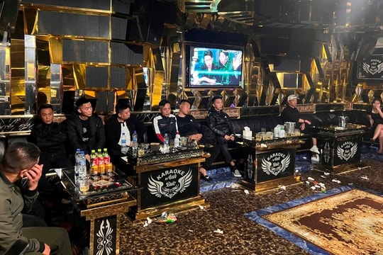 Khởi tố 4 đối tượng trong ổ “bay lắc” tại quán karaoke