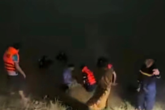 Hai nam sinh đuối nước thương tâm