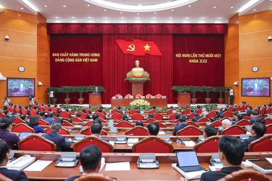 Thông cáo báo chí về ngày làm việc thứ ba và phiên bế mạc Hội nghị Trung ương 11 khoá XIII