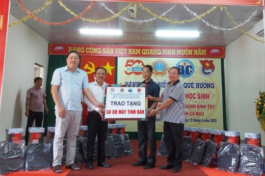 Đảng bộ TAND huyện Bình Chánh 'tiếp sức' đến trường cho học sinh