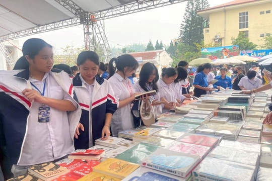 Ngày hội sách và tôn vinh văn hóa đọc