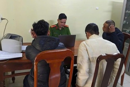 Làm rõ nhóm thanh niên chặn đầu xe, gây gổ với tài xế taxi