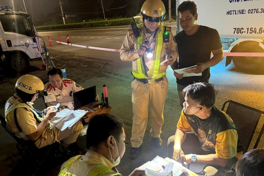 Xuyên đêm xử lý xe vi phạm tốc độ